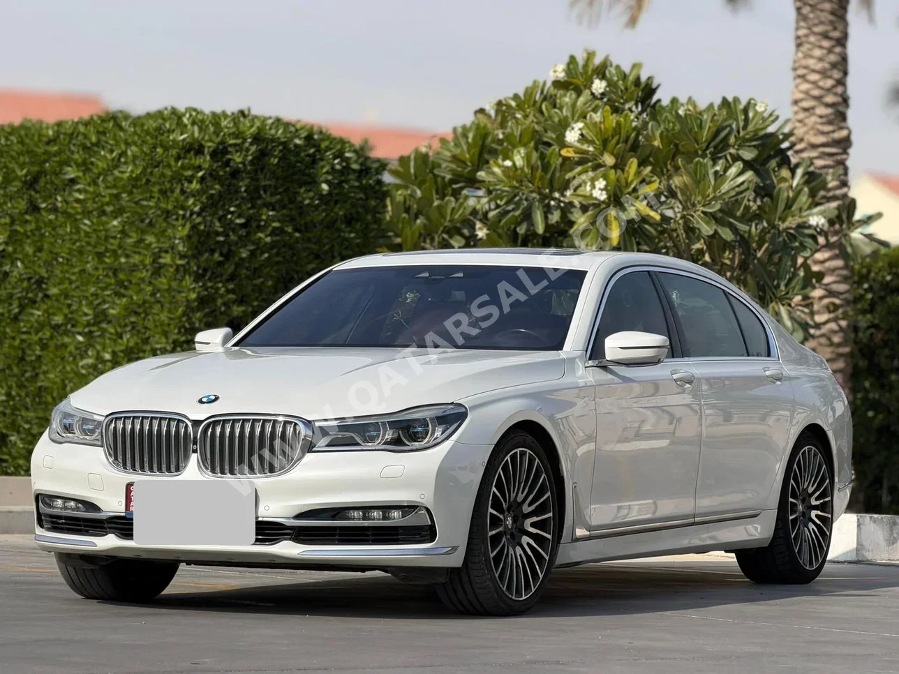 BMW  7-Series  750 Li  2016  Automatic  93,000 Km  8 Cylinder  Rear Wheel Drive (RWD)  Sedan  White