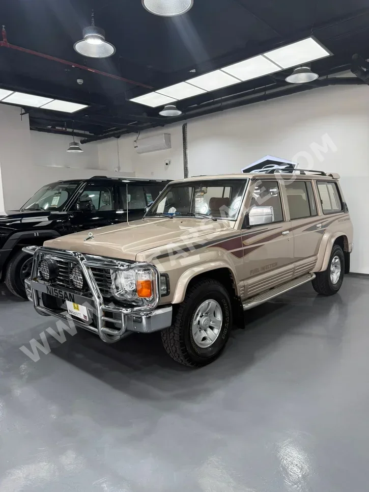 نيسان  باترول  سوبر سفاري  1997  عادي  286,973 كم  6 سلندر  دفع رباعي  اس يو في  ذهبي
