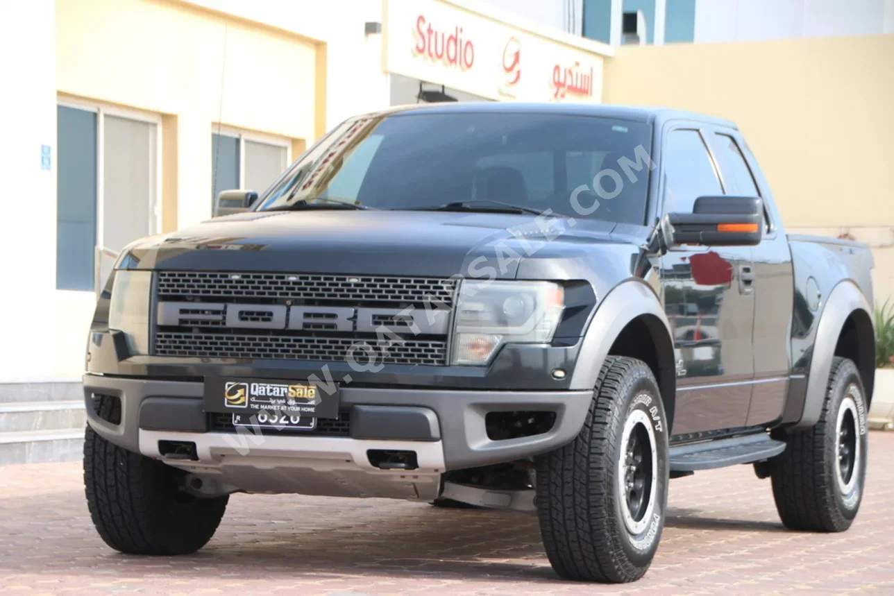 Ford Raptor SVT 2014 Automatic 128,000 Km 8 Cylinder Four Wheel Drive (4WD) Pick Up Black