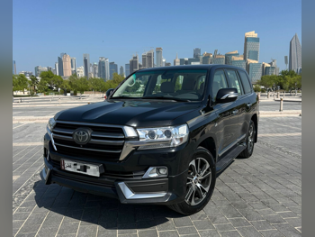 Toyota  Land Cruiser  VXR  2020  Automatic  233,000 Km  8 Cylinder  Four Wheel Drive (4WD)  SUV  Black