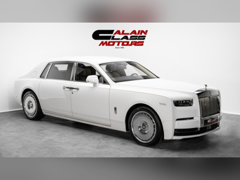 رولز - رويس  فانتوم  اي دبليو بي  2026  اوتوماتيك  52 كم  12 سلندر  دفع خلفي  سيدان  أبيض