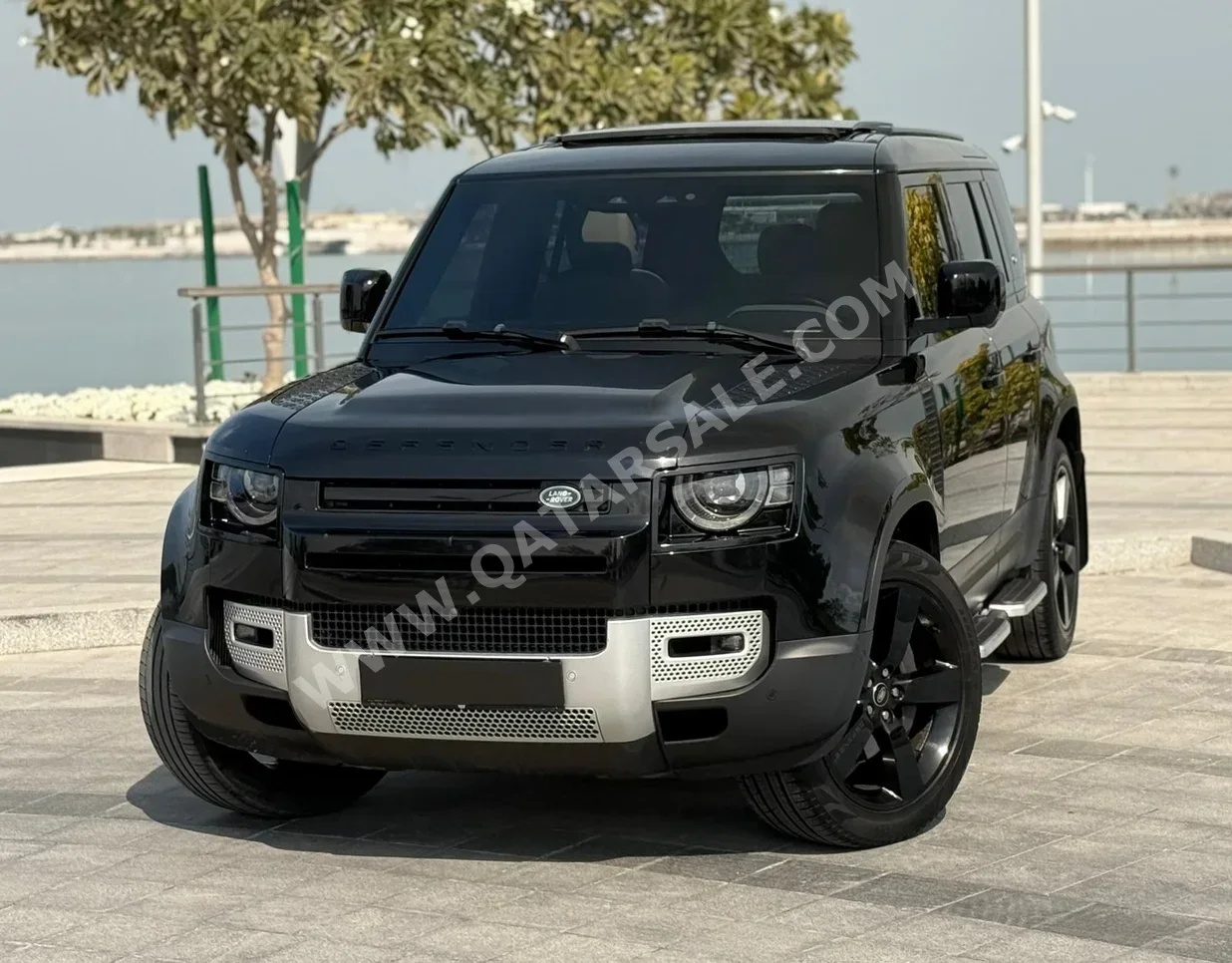 لاند روفر  ديفيندر  110 اس اي  2023  اوتوماتيك  96,000 كم  4 سلندر  دفع رباعي  اس يو في  أسود  تحت الضمان