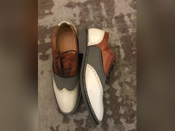 أحذية جلد اصلي  متعدد الألوان مقاس 41  ايطاليا  رجالي