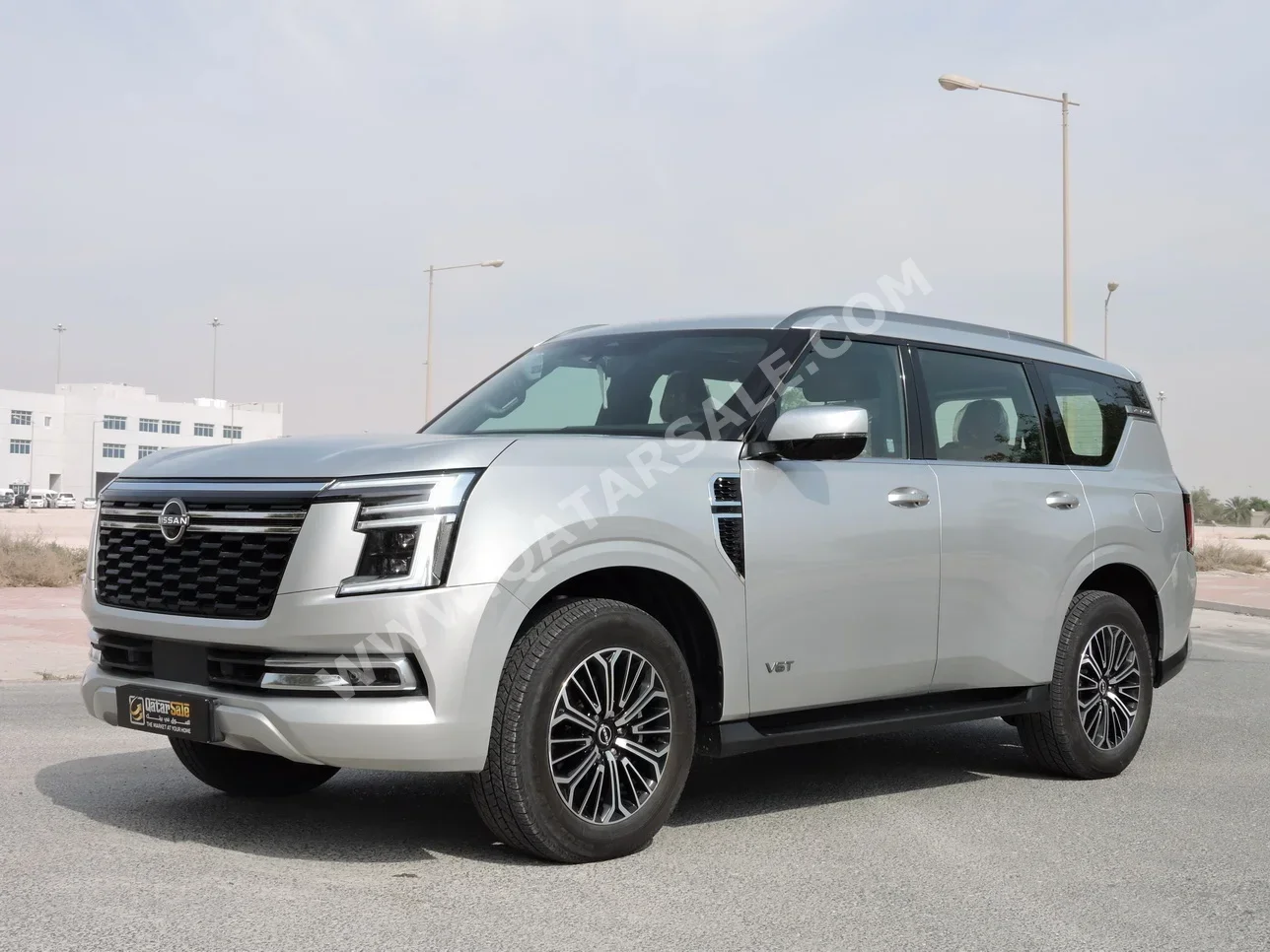 نيسان باترول تيتانيوم تيربو 2025 اوتوماتيك 32,600 كم 6 سلندر دفع رباعي اس يو في فضي تحت الضمان