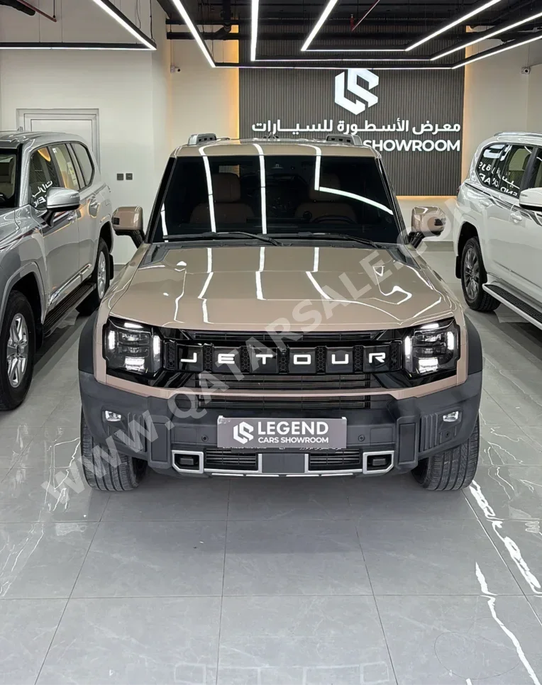 Jetour T2 Luxury 2025 Automatic 65,000 Km 4 Cylinder Front Wheel Drive (FWD) SUV Beige With Warranty