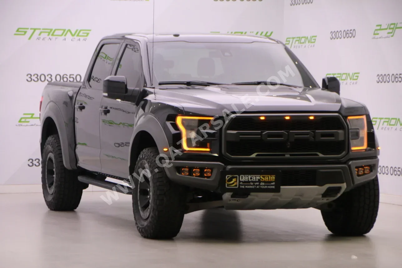 فورد رابتر 2018 اوتوماتيك 116,000 كم 6 سلندر دفع رباعي بيكب أسود