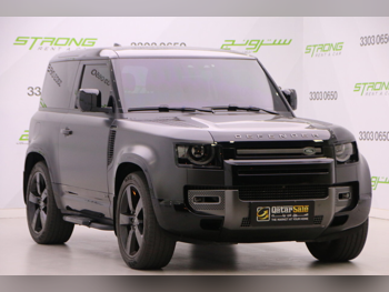 لاند روفر  ديفيندر  90 اكس  2023  اوتوماتيك  40,000 كم  8 سلندر  دفع رباعي  اس يو في  رمادي كاربيثيان  تحت الضمان