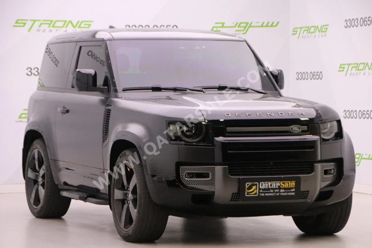 لاند روفر  ديفيندر  90 اكس  2023  اوتوماتيك  40,000 كم  8 سلندر  دفع رباعي  اس يو في  رمادي كاربيثيان  تحت الضمان