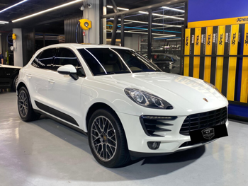 Porsche  Macan  S  2015  Automatic  65,000 Km  6 Cylinder  All Wheel Drive (AWD)  SUV  White  With Warranty