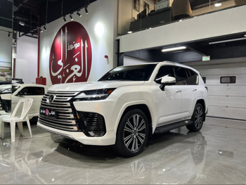 لكزس  ال اكس  600 لكجري  2022  اوتوماتيك  49,000 كم  6 سلندر  دفع رباعي  اس يو في  أبيض  تحت الضمان