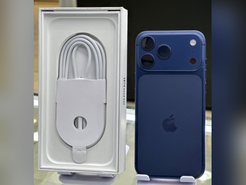 هواتف نقالة ابل  - ايفون 17  - برو ماكس  - أزرق  - 256 جيجابايت  - تحت الضمان