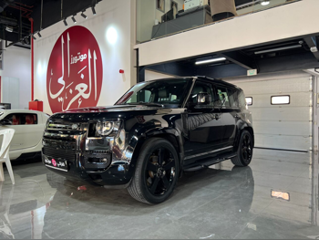 لاند روفر  ديفيندر  110  2023  اوتوماتيك  90,000 كم  4 سلندر  دفع رباعي  اس يو في  أسود  تحت الضمان