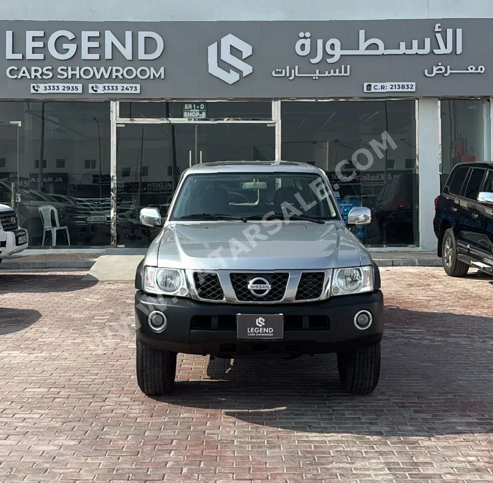 نيسان باترول جي ال 2016 عادي 174,000 كم 6 سلندر دفع رباعي اس يو في فضي