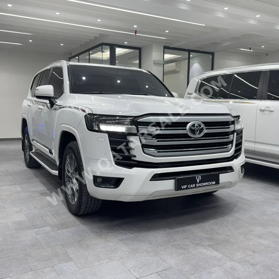 Toyota Land Cruiser GXR Twin Turbo 2022 Automatic 132,000 Km 6 Cylinder Four Wheel Drive (4WD) SUV White With Warranty