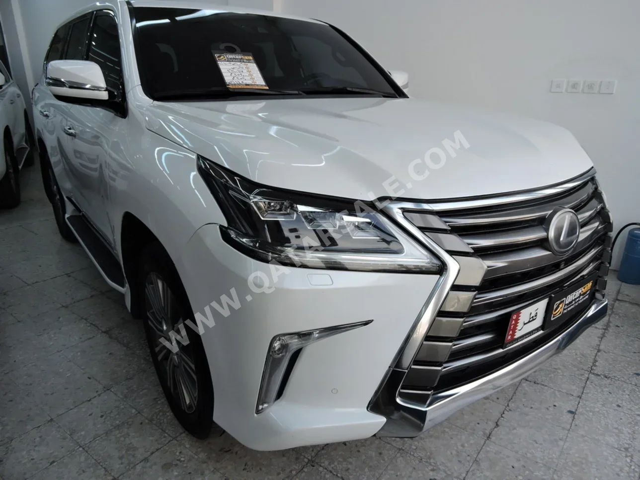 Lexus LX 570 2017 Automatic 252,000 Km 8 Cylinder Four Wheel Drive (4WD) SUV White