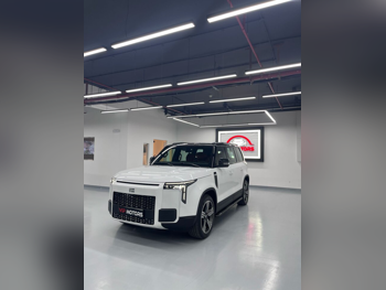 Rox Motor  Jishi  01  2026  Automatic  4,900 Km  4 Cylinder  All Wheel Drive (AWD)  SUV  White  With Warranty