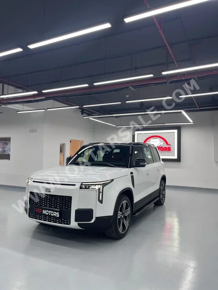 Rox Motor  Jishi  01  2026  Automatic  4,900 Km  4 Cylinder  All Wheel Drive (AWD)  SUV  White  With Warranty