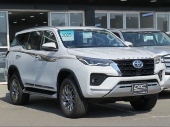 تويوتا  فورشنر  2025  اوتوماتيك  0 كم  6 سلندر  دفع رباعي  اس يو في  أبيض  تحت الضمان