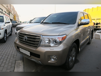 Toyota  Land Cruiser  VXR  2015  Automatic  220,000 Km  8 Cylinder  Four Wheel Drive (4WD)  SUV  Gold