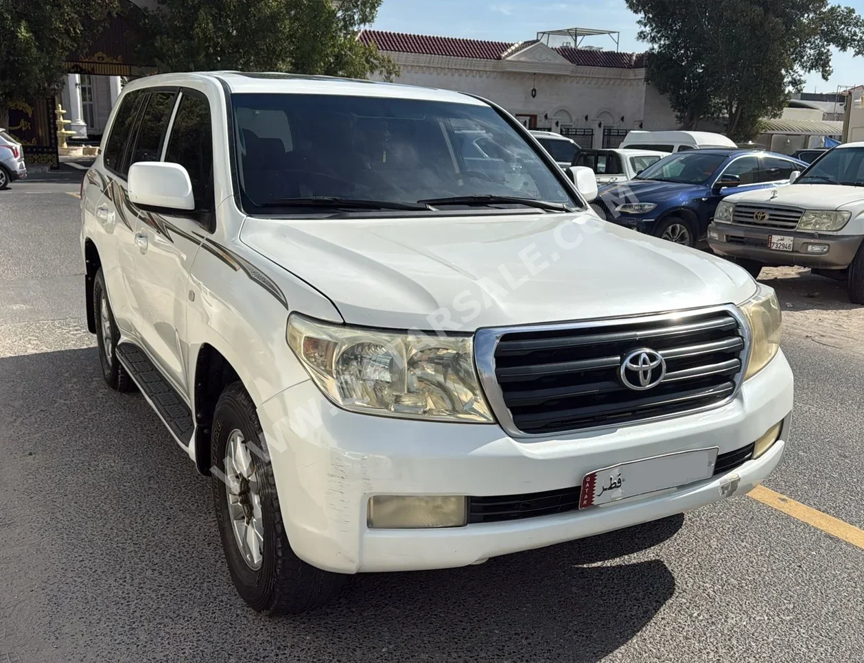 Toyota  Land Cruiser  GX  2011  Automatic  399,000 Km  6 Cylinder  Four Wheel Drive (4WD)  SUV  White
