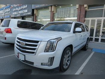 كاديلاك  اسكيليد  2016  اوتوماتيك  200,000 كم  8 سلندر  دفع رباعي  اس يو في  أبيض