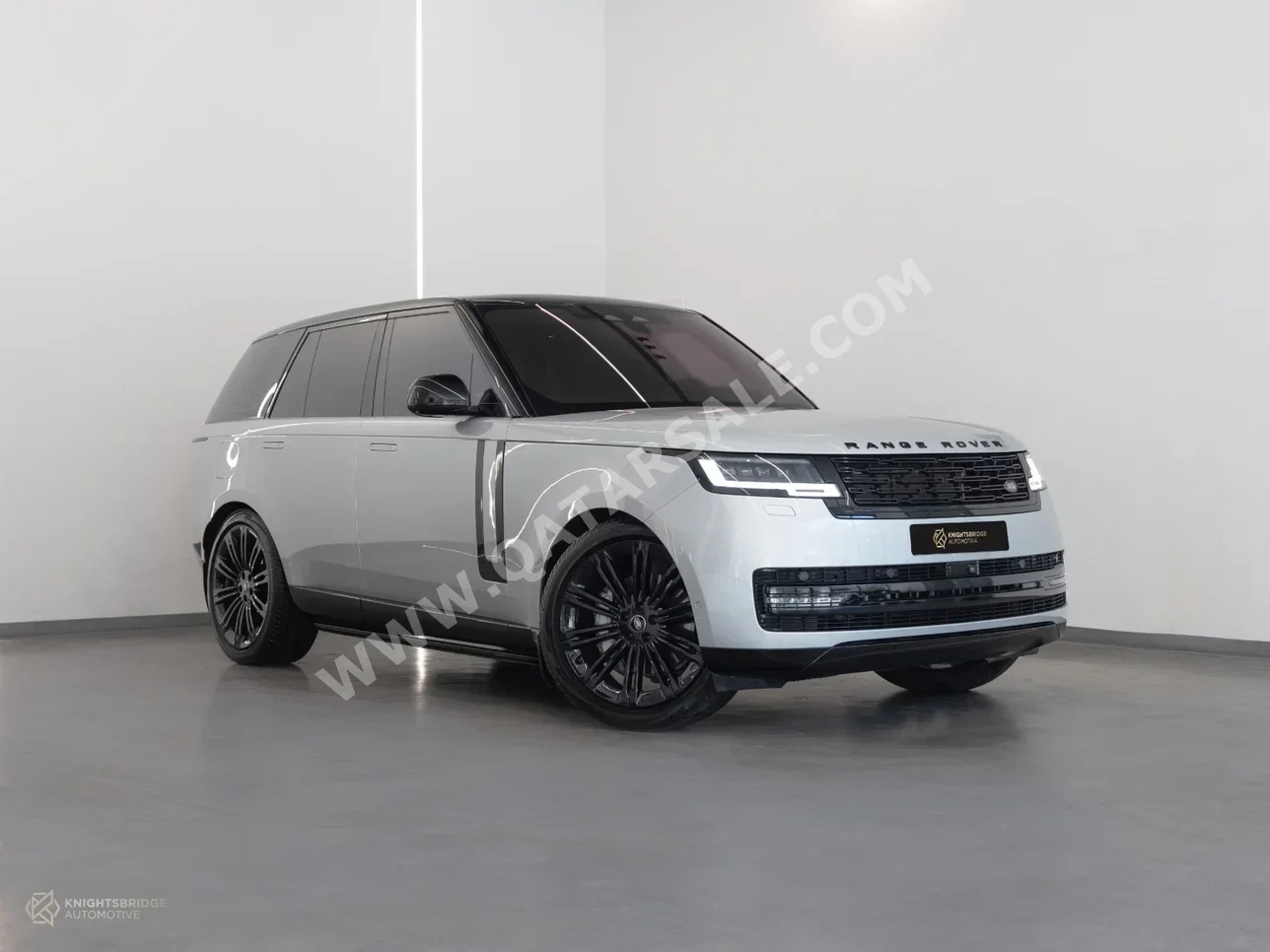 Land Rover  Range Rover  Vogue SE  2023  Automatic  38,850 Km  8 Cylinder  Four Wheel Drive (4WD)  SUV  Silver  With Warranty