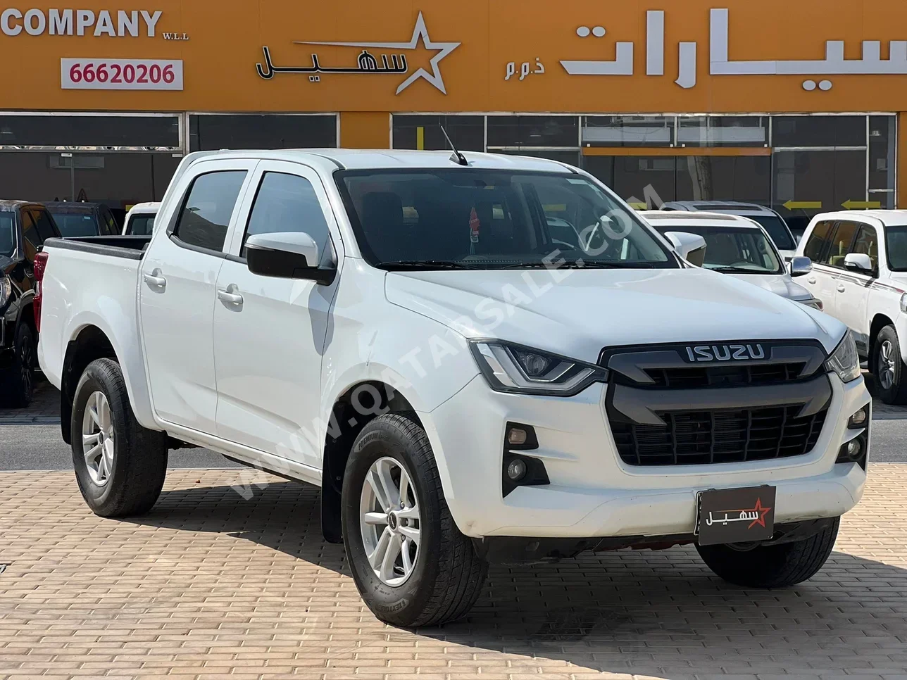 اسوزو دي-ماكس 2022 اوتوماتيك 243,000 كم 4 سلندر دفع رباعي بيكب أبيض