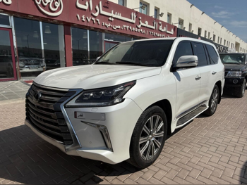 Lexus  LX  570  2017  Automatic  293,000 Km  8 Cylinder  Four Wheel Drive (4WD)  SUV  White