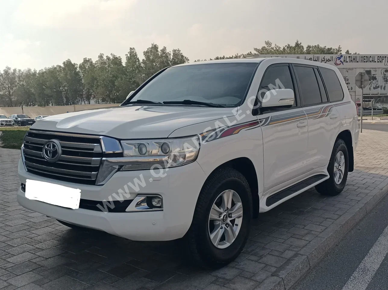 Toyota  Land Cruiser  GXR  2017  Automatic  266,000 Km  6 Cylinder  Four Wheel Drive (4WD)  SUV  White