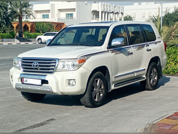 تويوتا  لاند كروزر  جي اكس ار  2015  اوتوماتيك  350,000 كم  8 سلندر  دفع رباعي  اس يو في  أبيض
