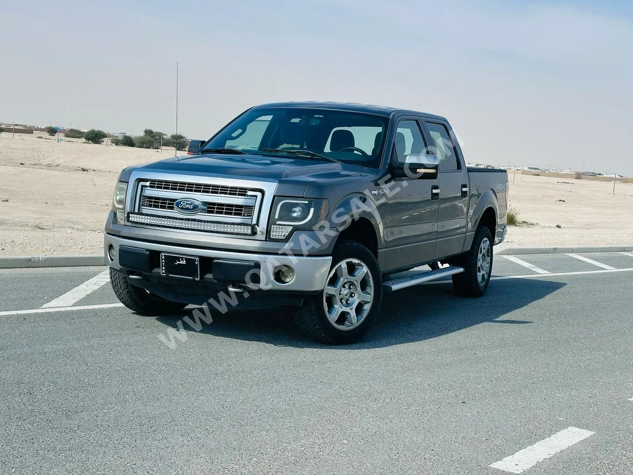 Ford  F  150  2014  Automatic  279,000 Km  8 Cylinder  Four Wheel Drive (4WD)  Pick Up  Gray