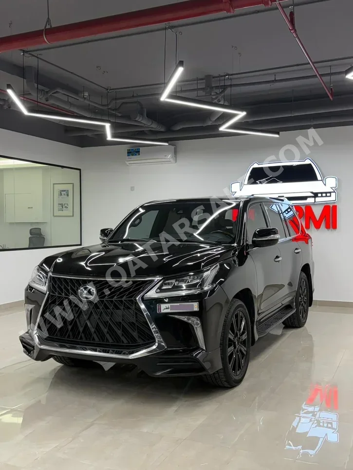 لكزس ال اكس 570 اس 2017 اوتوماتيك 229,000 كم 8 سلندر دفع رباعي اس يو في أسود