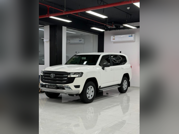 تويوتا  لاند كروزر  جي اكس  2024  اوتوماتيك  55,000 كم  6 سلندر  دفع رباعي  اس يو في  أبيض  تحت الضمان