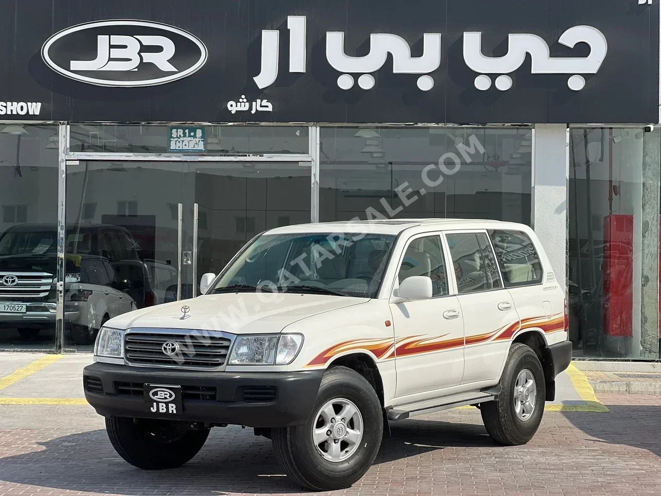 Toyota  Land Cruiser  GX  2004  Manual  41,000 Km  6 Cylinder  Four Wheel Drive (4WD)  SUV  White