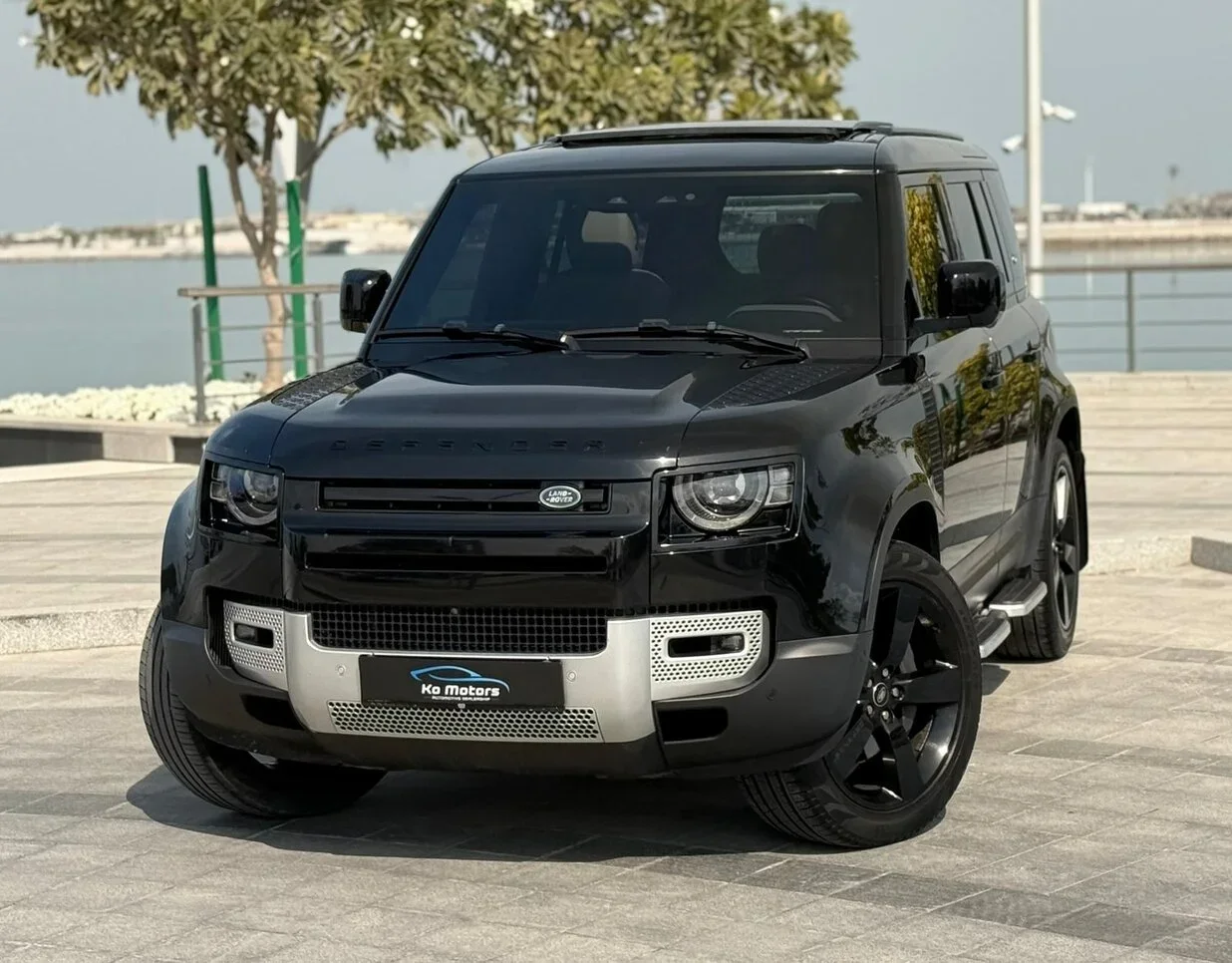 Land Rover Defender 110 SE 2023 Automatic 96,000 Km 4 Cylinder Four Wheel Drive (4WD) SUV Black With Warranty