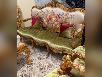 الأرائك والكنب والكراسي كنبة بثلاث مثاعد و 4 كراسي بذراعين  - أخضر