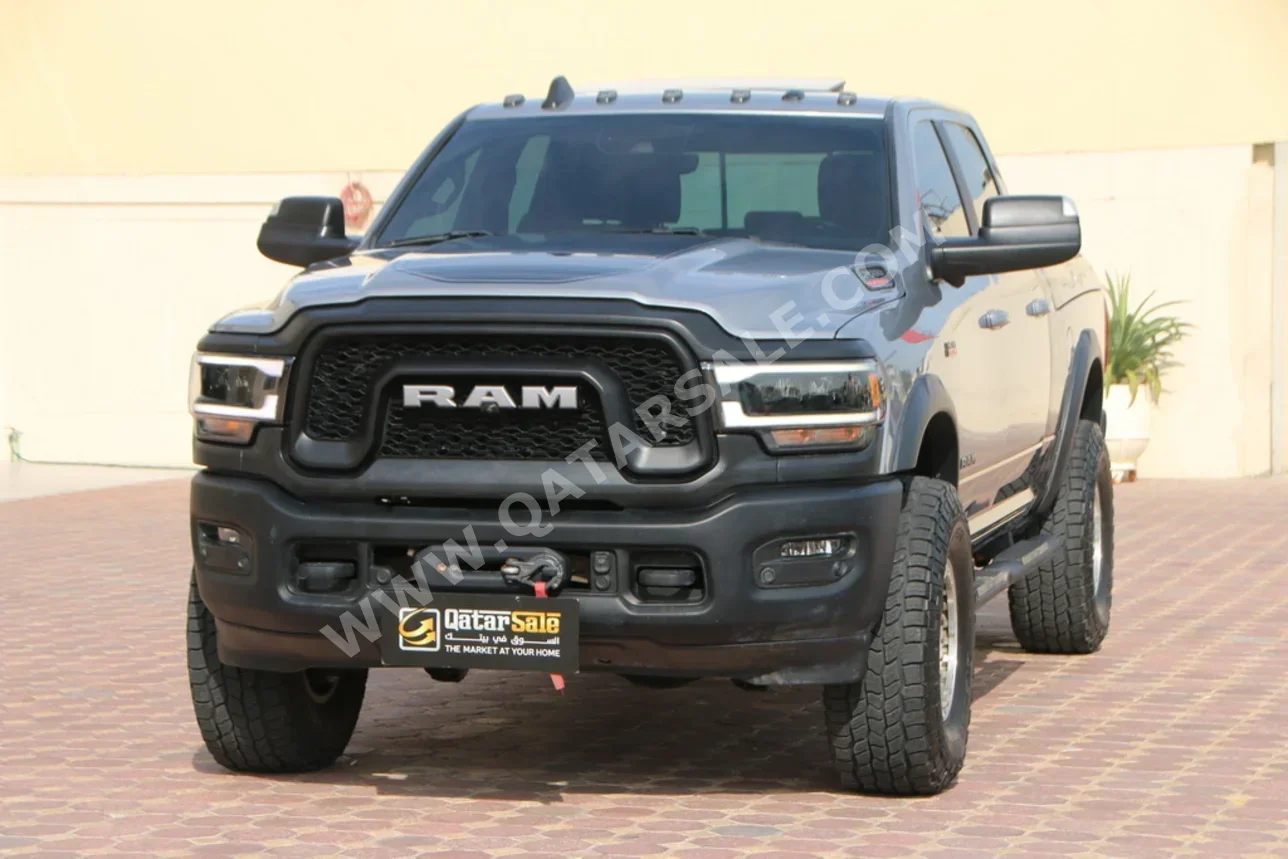 دودج  رام  2500 بور واجن  2020  اوتوماتيك  34,000 كم  8 سلندر  دفع رباعي  بيكب  رمادي