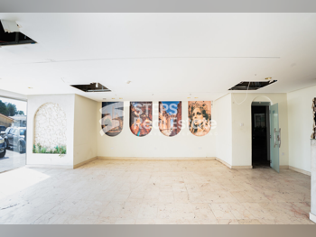Commercial Shops - Not Furnished  - Doha  For Rent  - Fereej Al Nasr