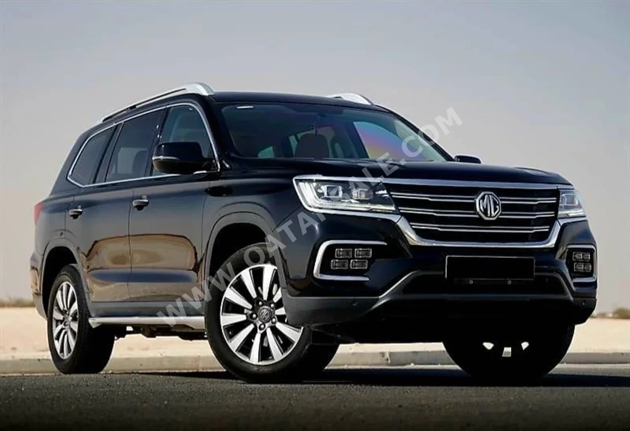 ام جي ار اكس8 2022 اوتوماتيك 49,000 كم 4 سلندر دفع كلي مستمر اس يو في أسود تحت الضمان