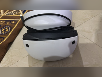 سوني  بي إس - في أر 2  - بلاي ستيشن  تشمل القبضات