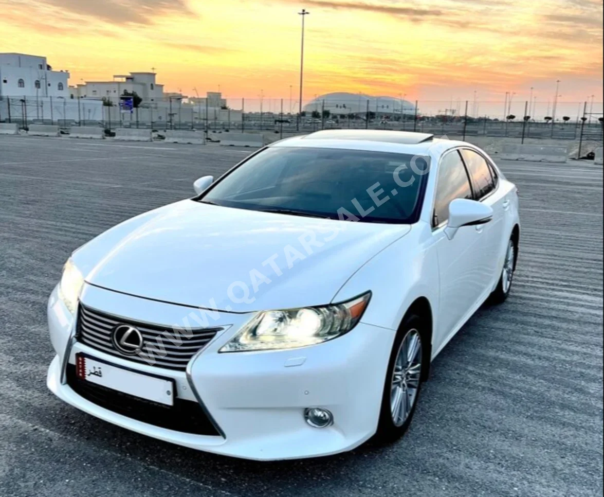 لكزس  إيه أس  350  2013  اوتوماتيك  59,000 كم  6 سلندر  سحب امامي  سيدان  أبيض