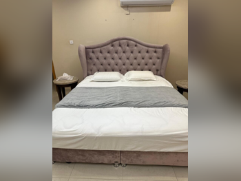 الأسّرة - كينج  - زهري  - متضمنة المرتبة