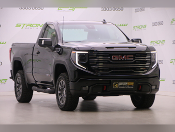 جي ام سي  سييرا  اي تي 4  2025  اوتوماتيك  6,400 كم  8 سلندر  دفع رباعي  بيكب  أسود  تحت الضمان