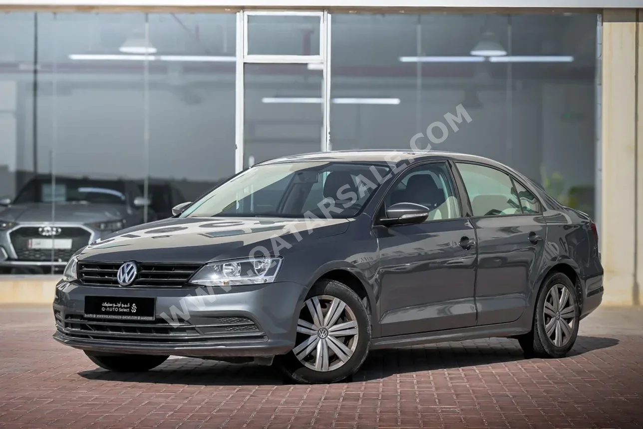 فوكس واغن  جيتا  2018  اوتوماتيك  157,000 كم  4 سلندر  سحب امامي  سيدان  رمادي