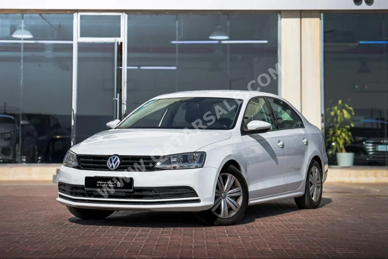 فوكس واغن  جيتا  2018  اوتوماتيك  157,000 كم  4 سلندر  سحب امامي  سيدان  أبيض