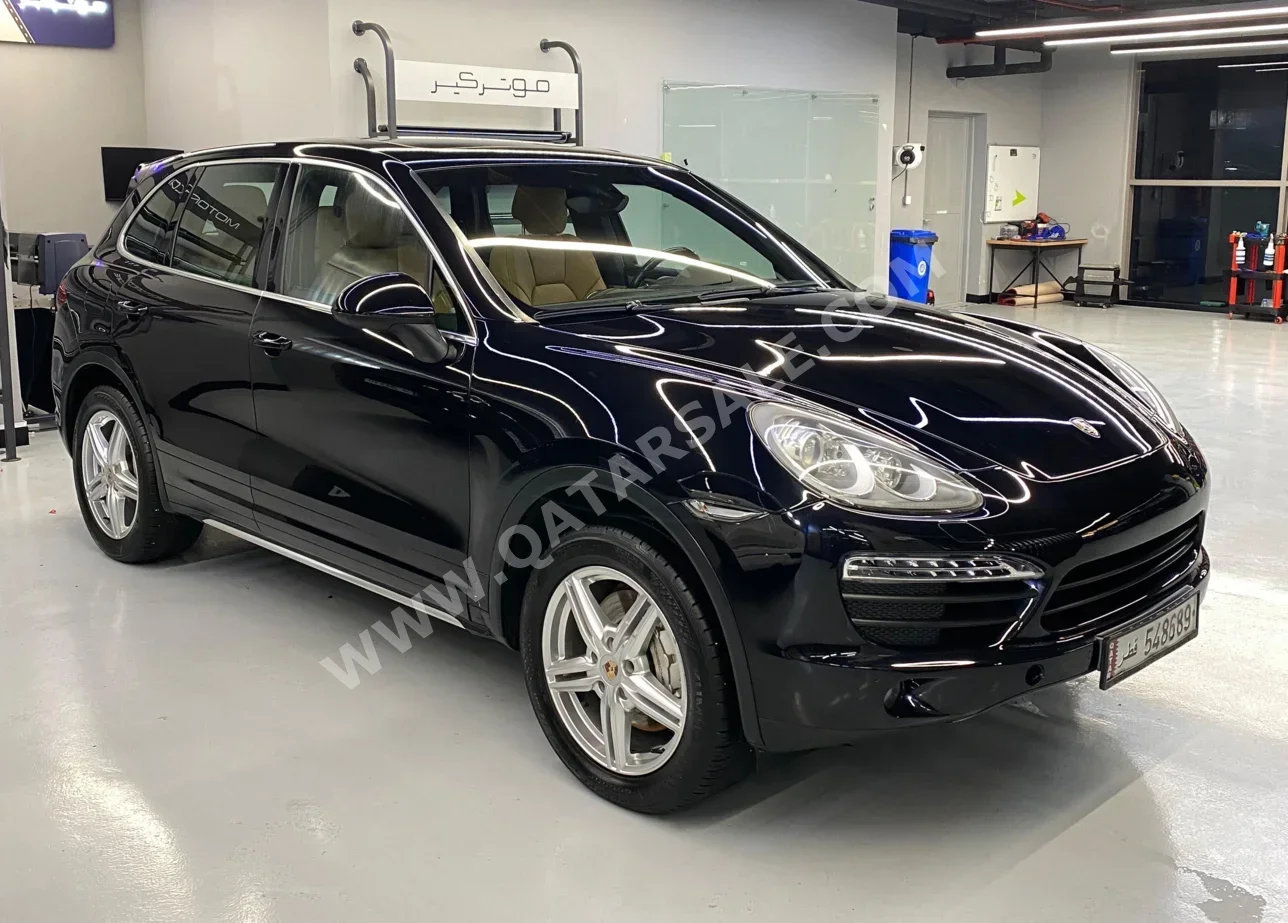 بورش كيان اس 2013 اوتوماتيك 200,000 كم 8 سلندر دفع رباعي اس يو في أسود تحت الضمان