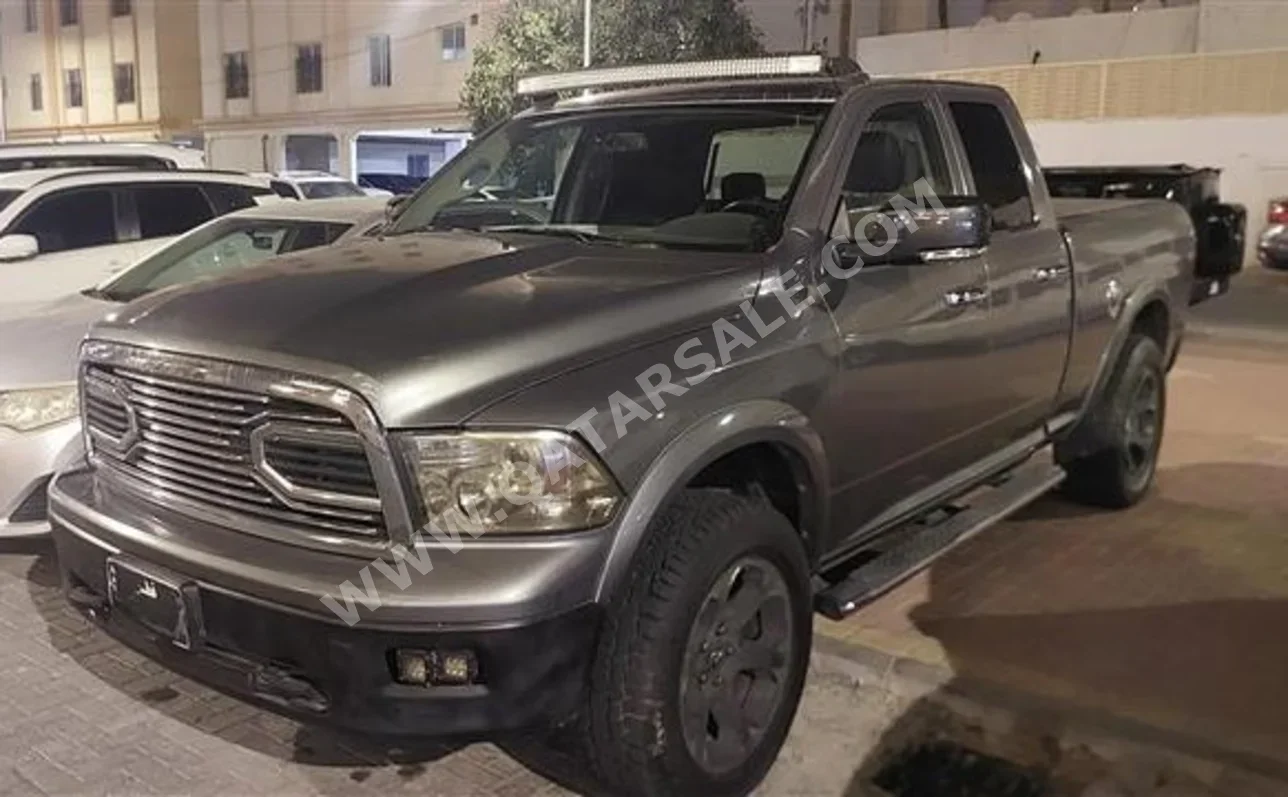 دودج  رام  1500 لارامي  2009  اوتوماتيك  237,000 كم  8 سلندر  دفع رباعي  بيكب  رمادي