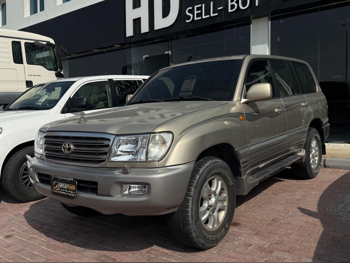 تويوتا  لاند كروزر  في اكس ار  2005  اوتوماتيك  490,000 كم  8 سلندر  دفع رباعي  اس يو في  ذهبي