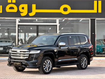 Toyota  Land Cruiser  VXR Twin Turbo  2025  Automatic  21,000 Km  6 Cylinder  Four Wheel Drive (4WD)  SUV  Black  With Warranty