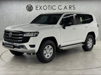 تويوتا  لاند كروزر  جي اكس  2023  اوتوماتيك  74,000 كم  6 سلندر  دفع رباعي  اس يو في  أبيض  تحت الضمان